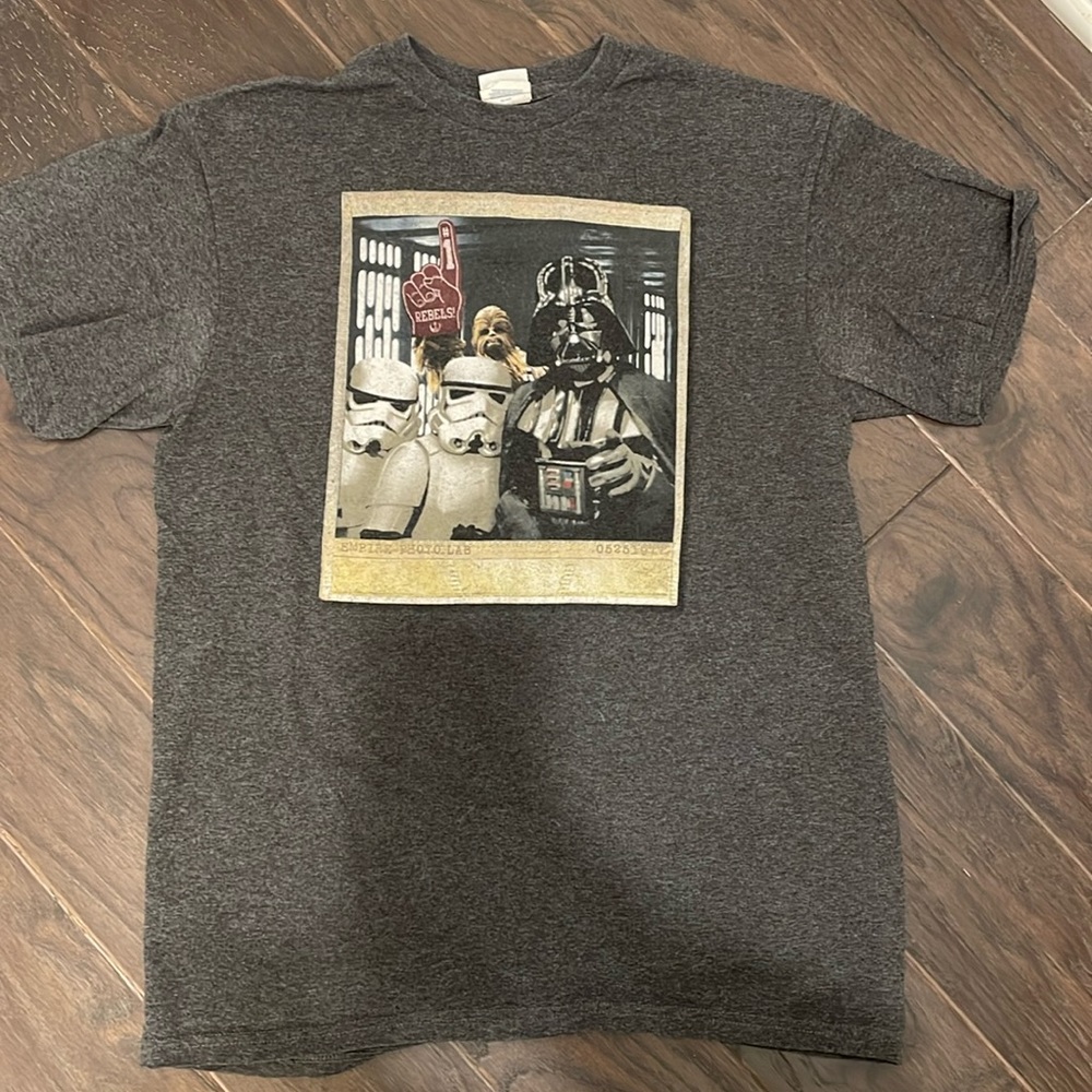 Star Wars tee sz M